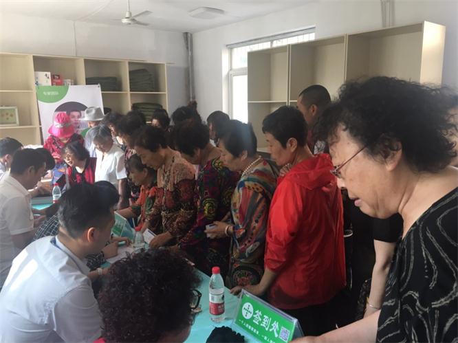 口腔义诊进社区，牙齿健康零距离