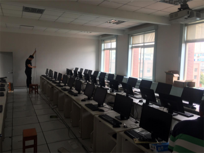 持续地致力，不懈地奋斗